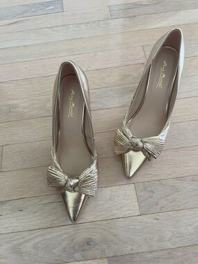 Anne Michelle Metallic Gold Pointed Bow Flats